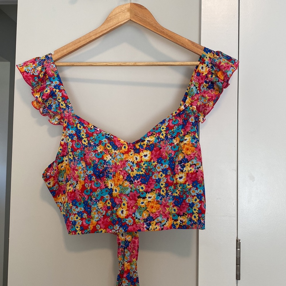 Adjustable tie back crop top